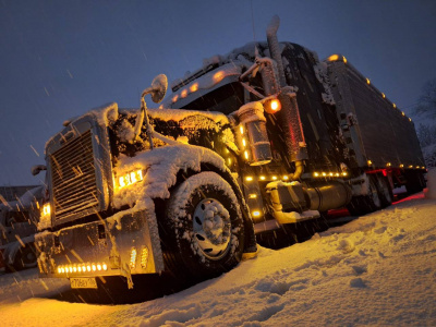 Фото Шоу американских грузовиков Winter Truck Show